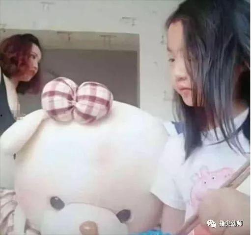 年轻的妈妈视频,温馨瞬间记录成长点滴
