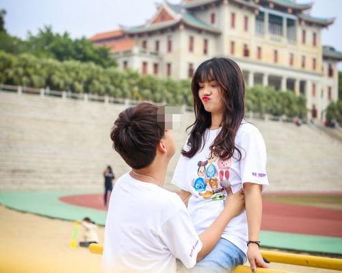 大学生谈恋爱视频,青春影像中的甜蜜瞬间