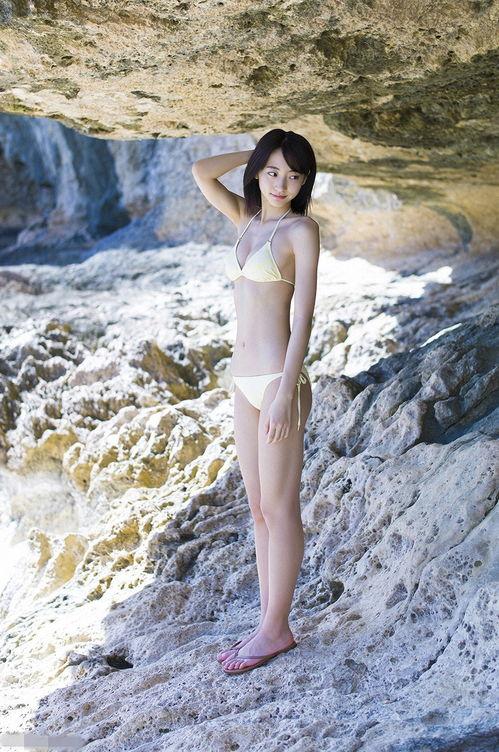 日本美女比基尼视频,夏日风情无限