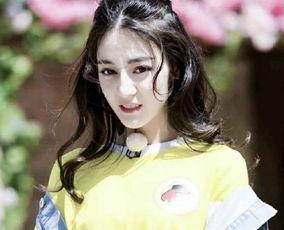 吃瓜爆料张艺心迪丽热巴,瓜田里的甜蜜邂逅