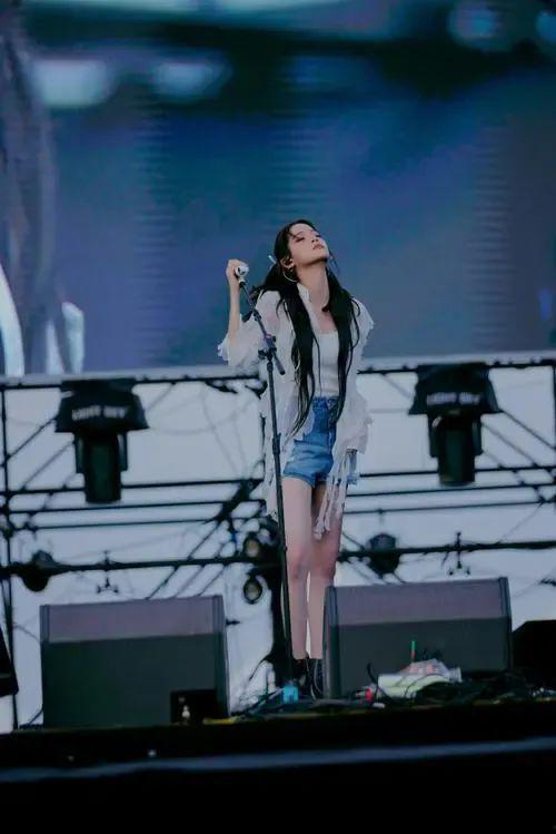 李庚希爆料吃瓜是真的吗,真相究竟如何？