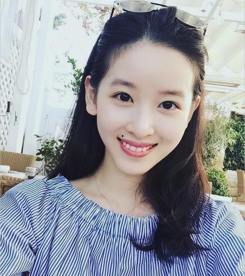 眼镜妹吃瓜爆料本人