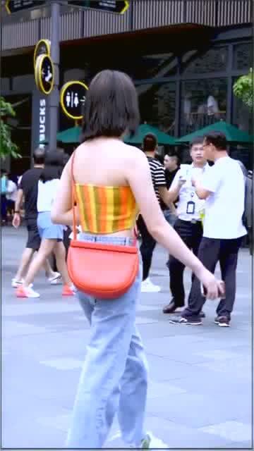 抹胸视频,展现女性魅力风采